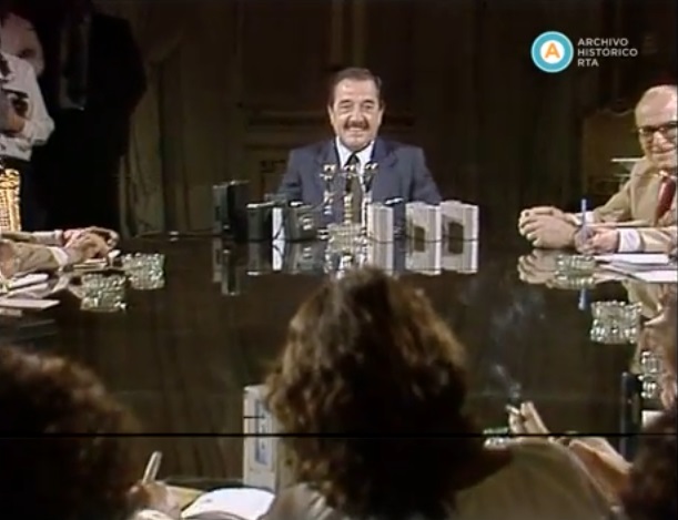 [Conferencia de prensa del presidente Raúl Alfonsín en Casa de Gobierno]