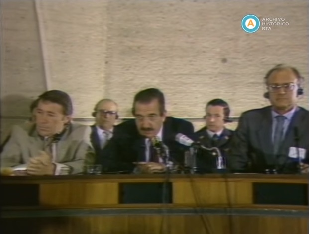 [El presidente Raúl Alfonsín en Francia] (parte II)