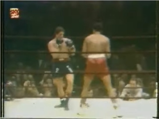 [Ringo Bonavena se enfrenta a Muhammad Ali] (incompleto)