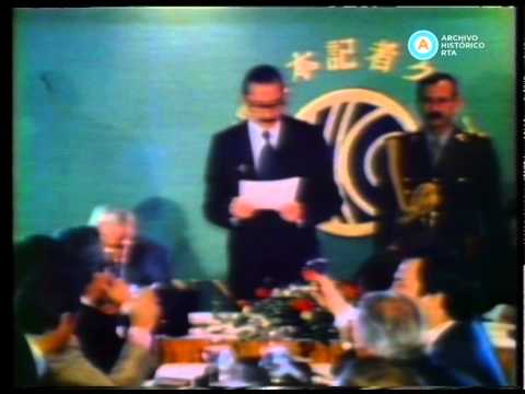 [Videla en Tokio: cena con el emperador Hirohito y firma de convenios]