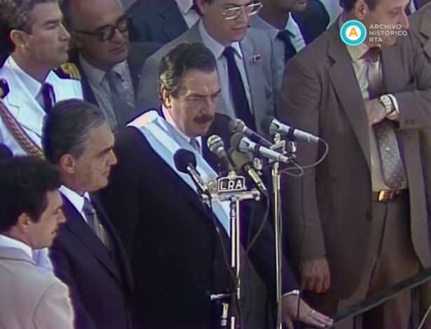 [Asunción presidencial de Raúl Alfonsín] (incompleto)